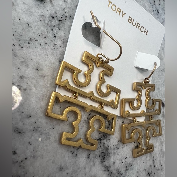 💯 🔥Brand New NWT Tory Burch TB Logo Britton Gold Earrings - Picture 2 of 4